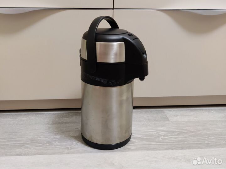 Термос с помпой Regent Inox geizer 2 л