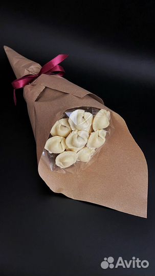 Букет из шоколадных пельменей