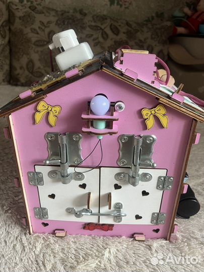 Бизиборд домик