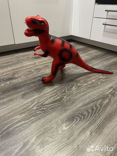 Динозавр тирекс большой