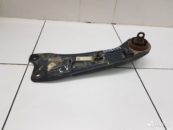 Рычаг продольный левый задней подвески