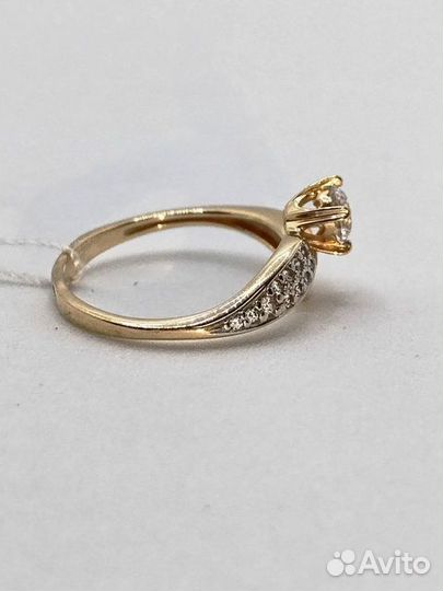 Золотое кольцо с камнем 16р