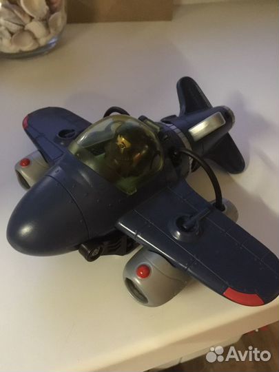 Самолет fisher price и акула