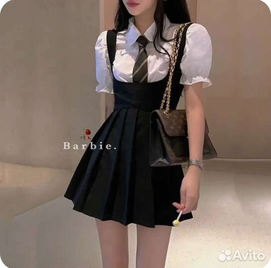 Женский комплект из плиссированной юбки и топа