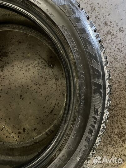 Bridgestone Blizzak Spike-01 205/55 R16