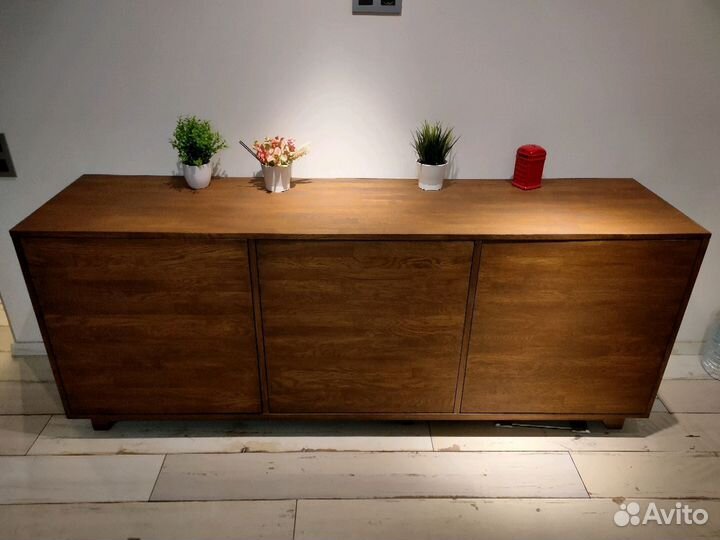 Тумба под телевизор из дуба