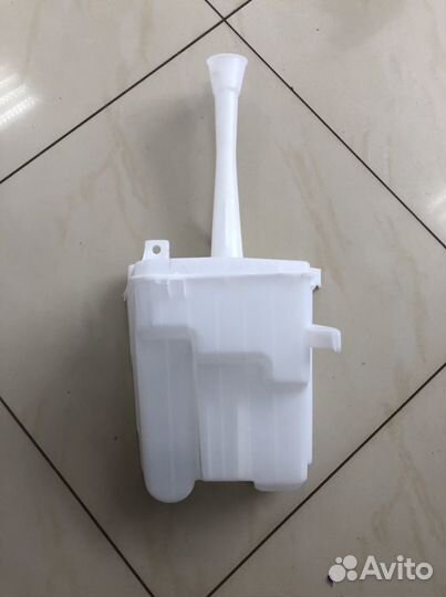 Бачок стеклоомывателя Toyota Corolla E150 один мот