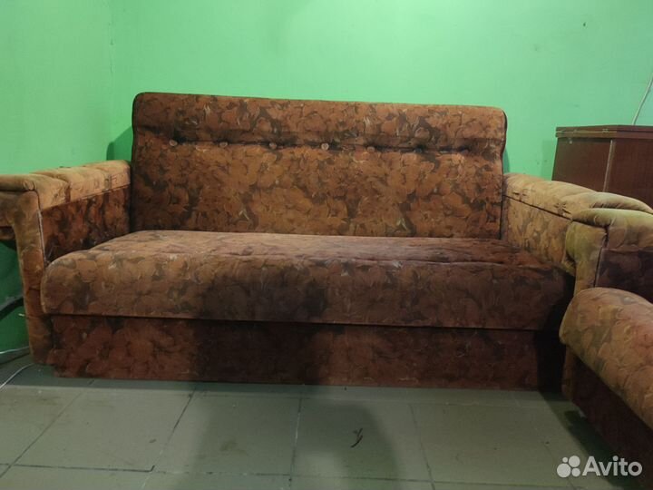 Мягкая мебель. Диван и 2 кресла б/у