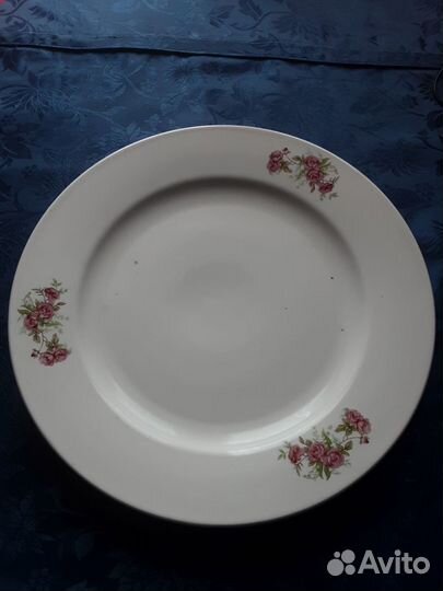Блюдо и столовый сервиз
