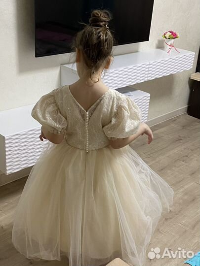 Нарядное платье для девочки на выпускной