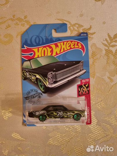Hot wheels машинки