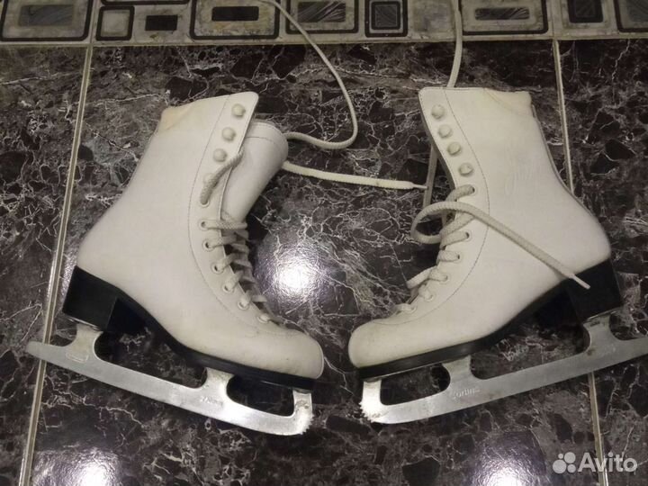 Коньки для девочки 33