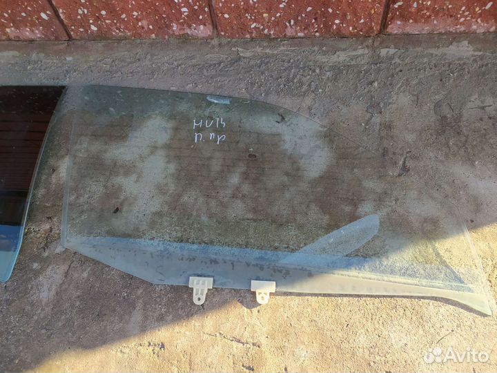 Стекло переднее правое ниссан блюберд HU14