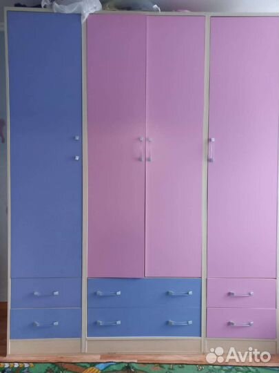 Шкаф
