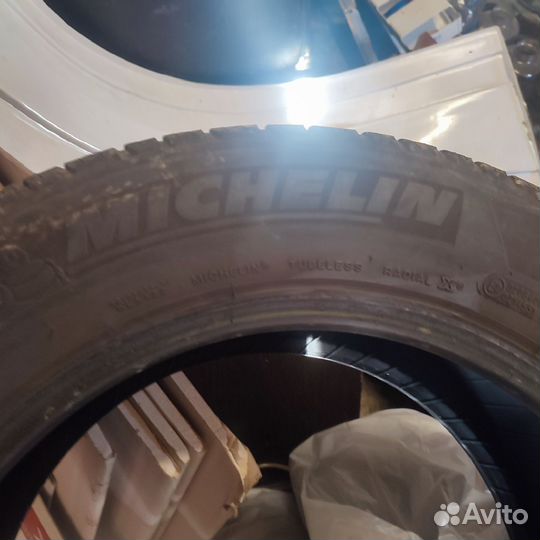 Michelin X Radial 235/65 R18 104S