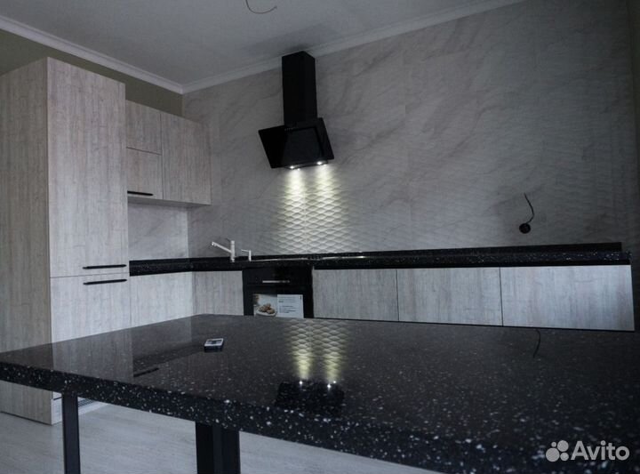 Кухня парящая с подсветкой