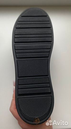 Новые ботинки