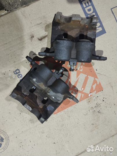 Суппорт передний infiniti qx50