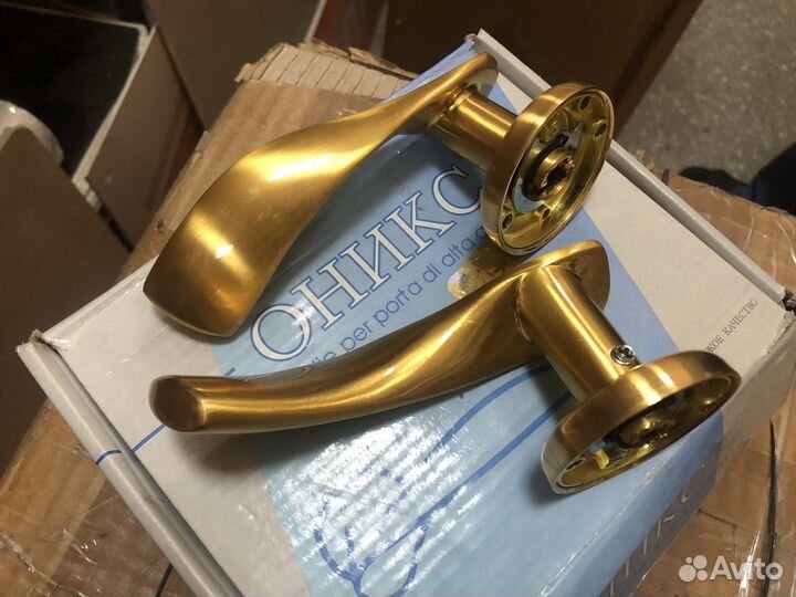 Дверная ручка