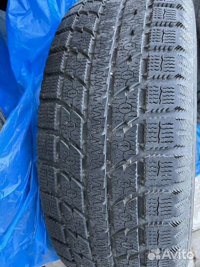 Toyo Observe GSi-5 215/65 R16