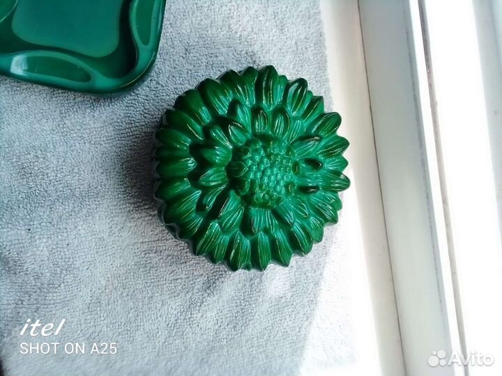 Малахитовая шкатулка и пепельница