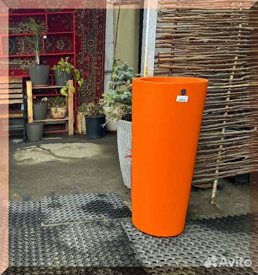 Кашпо уличное из пластика