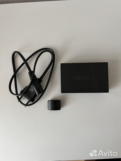 Сетевое зарядное устройство Aukey PA-T15