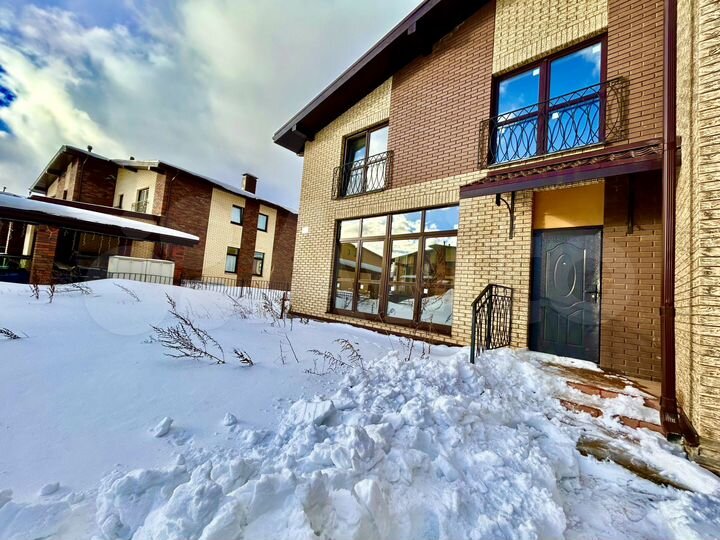 Таунхаус 101 м² на участке 2 сот.