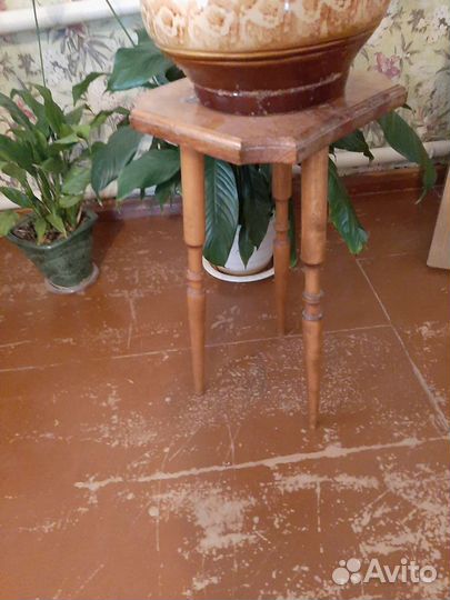 Подставка под цветы