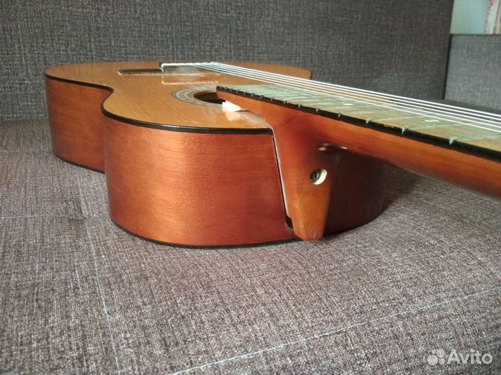 Русская семиструнная гитара