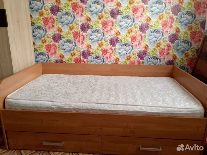 Кровать детская с бортиком