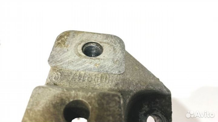 Кронштейн МКПП левый Volkswagen Bora седан 1.6 ATN