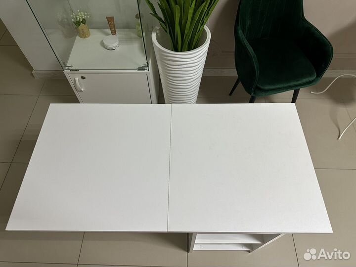 Стол маникюрный