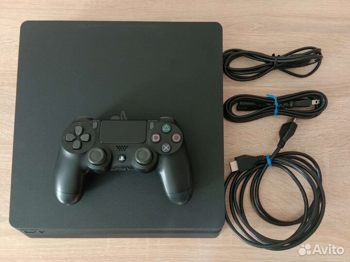 Sony playstation 4 (PS4 slim)