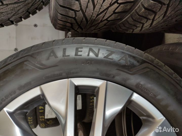 Оригинальные колеса на Toyota RAV4 R19