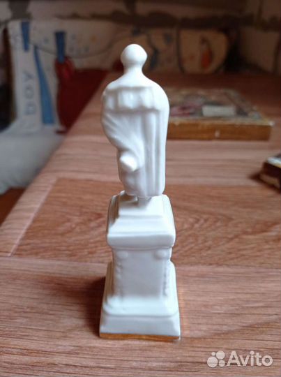 Фарфоровая Статуэтка Пушкин