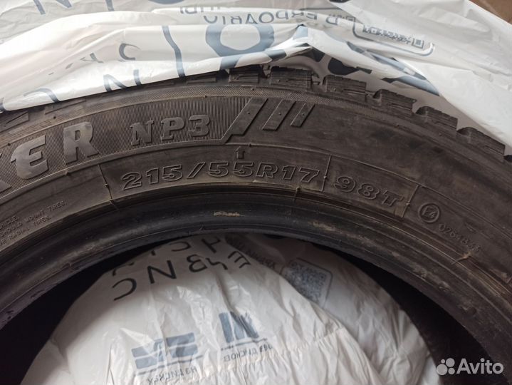 Maxxis ArcticTrekker NP3 215/55 R17 98