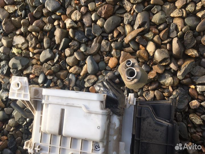 Toyota rav4 2004 печка центральная часть