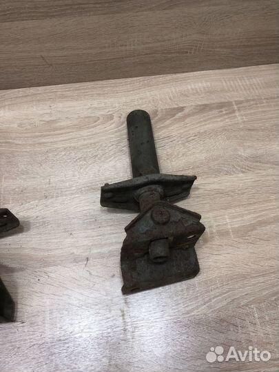 Кронштейн усилителя заднего бампера BMW E36