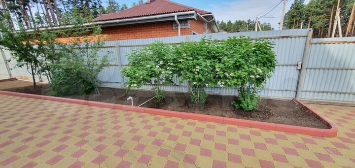 Коттедж 415 м² на участке 9,4 сот.