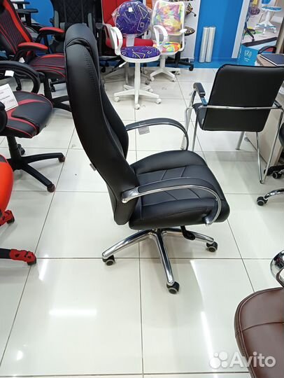 Кресло для руководителя LUX