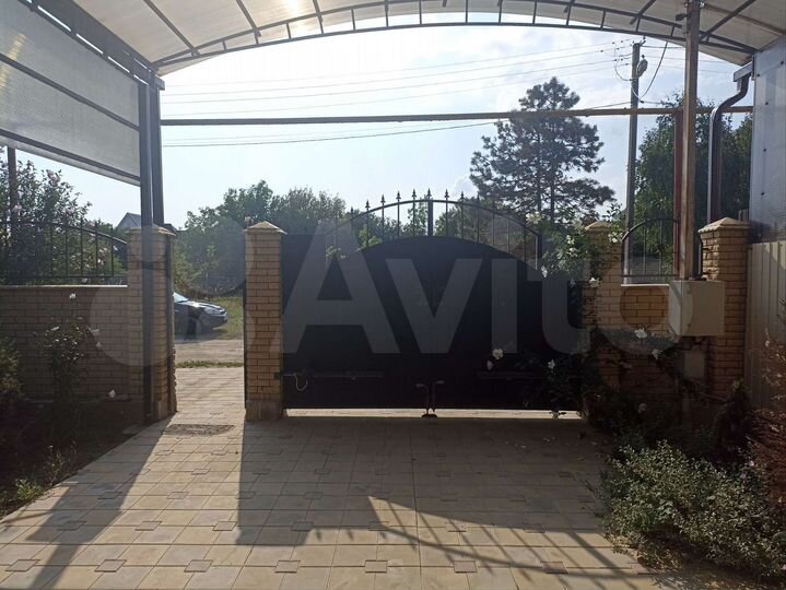 Дом 180 м² на участке 5 сот.