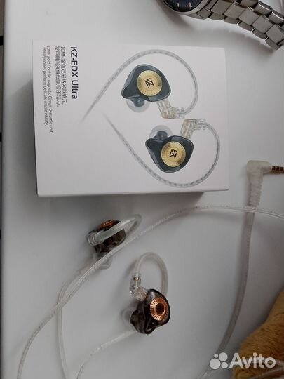 Проводные наушники