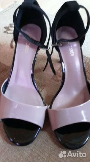 Босоножки женские