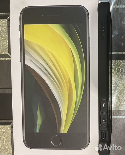 iPhone SE, 128 ГБ