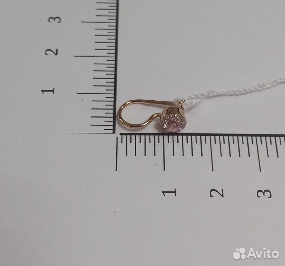 Золотые серьги с камнем