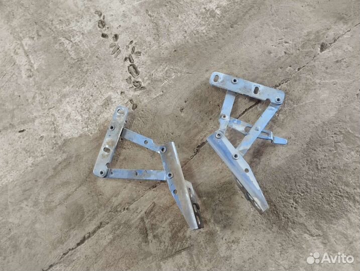 Петли капота на mercedes бенс бус