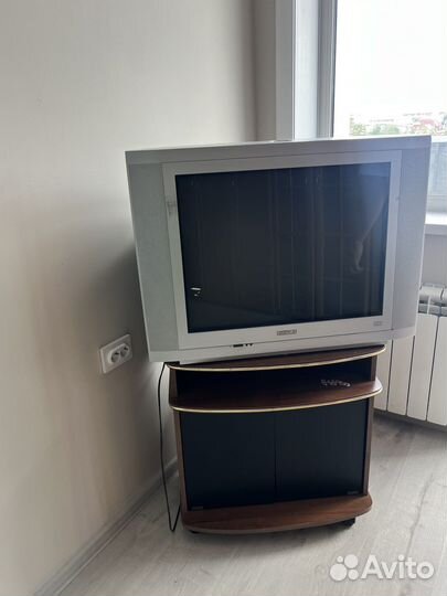 Тумба под телевизор с телевизором