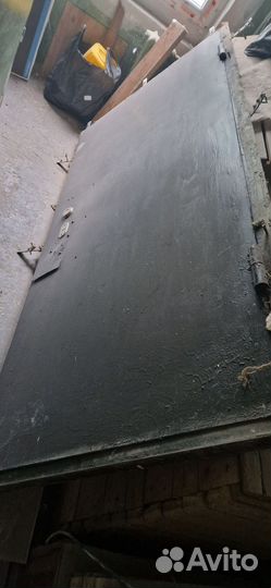 Металлическая дверь бу