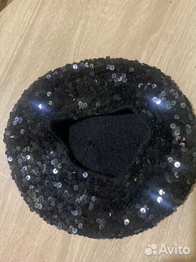 Берет с пайетками